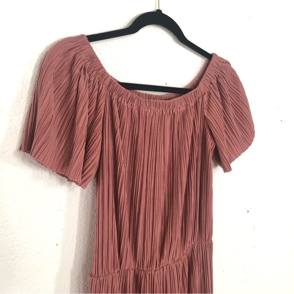 Gianni Bini Pleated Conch Shell Dress - Picture 3 of 5